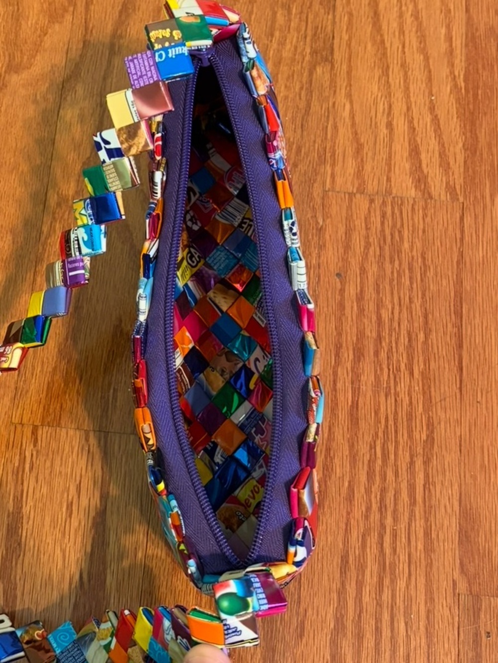 Handmade Recycled Magazine Woven Handbag Colorful Art Purse Statement Bag - Picture 8 of 8